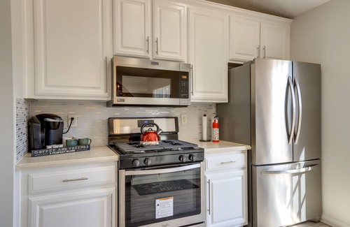 Riverdale House | Spacious Georgia Home w/Deck, Grills & Fireplace!