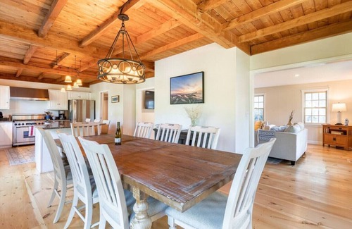 Newport East House | Spacious Getaway with Sauna Close to Newport & Beaches