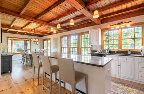 Newport East House | Spacious Getaway with Sauna Close to Newport & Beaches