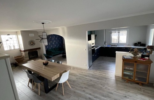 Onzain Cottage | Spacious Gîte with Large Garden, Near Loire Castles & Activities, 5 mins from Chaumont-sur-Loire