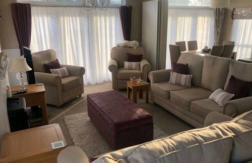 Penally Cabin | Spacious Glendale Lodge in Kiln Park – Perfect for Families and Coastal Getaways