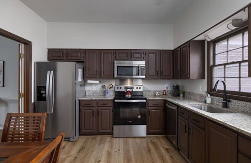 Greensboro House | Spacious Golf Course Townhouse