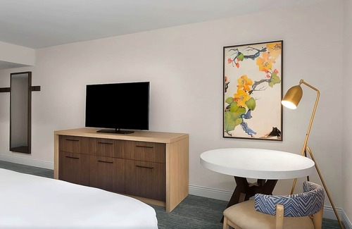 Milpitas Hotel | Spacious Good-Value Accommodation! Short Drive to Happy Hollow Park and Zoo!