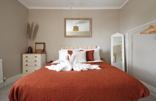 Lincoln House | Spacious, great location for families and contractors