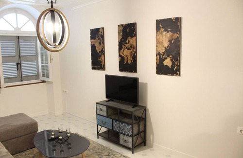 Old Town Apartment | Spacious ground floor apt 5' from Corfu Spianada