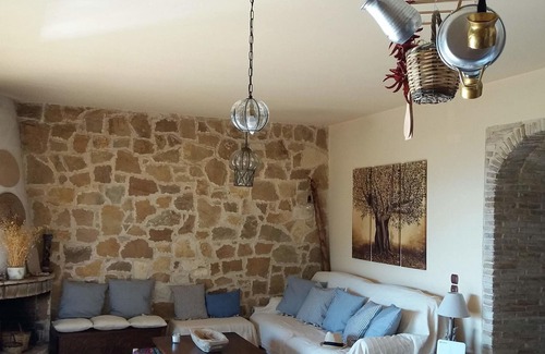 Nerotrivia House | Spacious Holiday Home near Sea in Nerotrivia