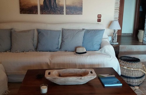 Nerotrivia House | Spacious Holiday Home near Sea in Nerotrivia