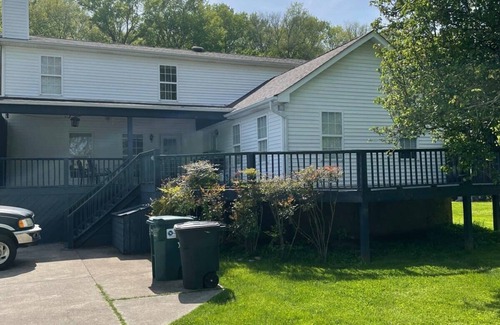Hendersonville House | Spacious Hendersonville Home – Sleeps 7, Prime Location!