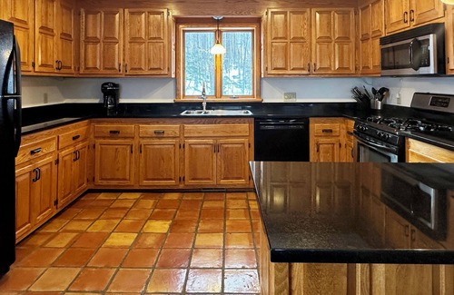 Ludlow Ski Chalet | Spacious Hilltop Okemo Chalet with Stunning Views