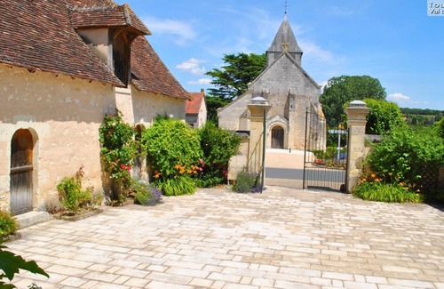 Bossay-sur-Claise Cottage | Spacious Historic Presbytery, Sleeps 15, Garden, WiFi, Near Châteaux & La Roche-Posay