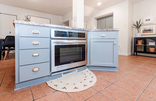 Idaho Falls House | Spacious historic home with modern chef's kitchen