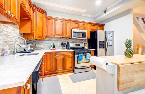 Northeast House | Spacious Historic Home in Vibrant H Street Corridor, Patio + Grill!