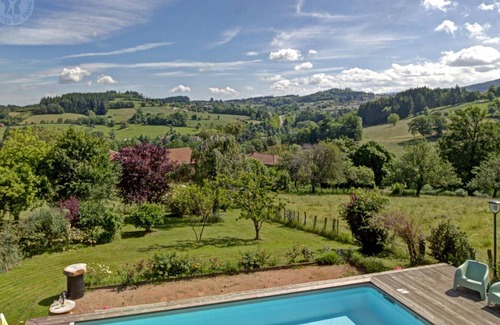 Belmont-de-la-Loire Cottage | Spacious House with Pool, Spa, and Garden – Perfect for Families