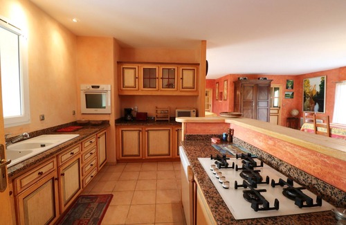 Castels et Bezenac House | Spacious holiday home with swimming pool, paddling pool close to river