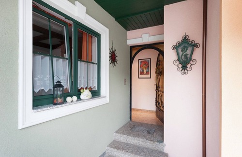 Goldegg House | Spacious Holiday Home in Goldegg