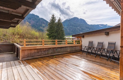 Kitzbuehel Apartment | Spacious holiday flat, 2.2 km to the ski lift