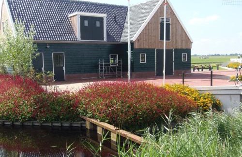 Municipality of Beemster House | Spacious Holiday Home in the Beemster near a Windmill