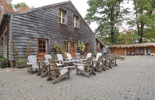 Wellerlooi House | Spacious Holiday Home in Wellerlooi with Private Garden