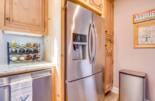Asbury Park House | Spacious Home ~ 4 Blocks to Asbury Park Beach!