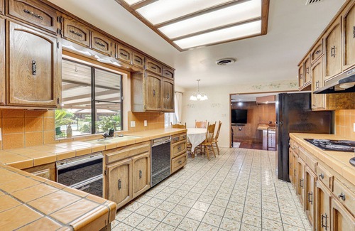 Roosevelt House | Spacious Home - 6 Mi to Downtown Fresno!