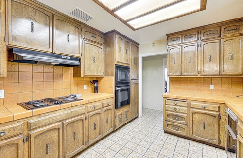 Roosevelt House | Spacious Home - 6 Mi to Downtown Fresno!