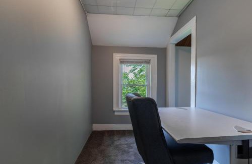 Downtown Akron House | Spacious home by The University of Akron! Dogs Welcome!