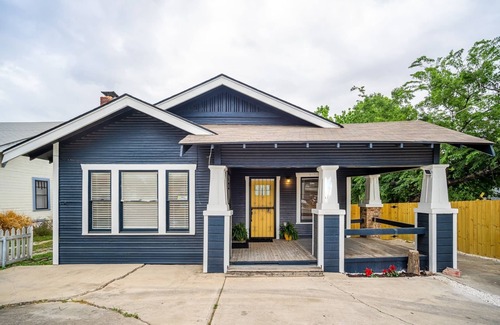 Midtown House | Spacious Home Close to downtown SA