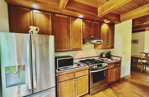 South Londonderry House | Spacious home Featuring a hot tub, fire pit, fireplace and more!