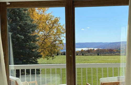 Bristol Hills House | Spacious Home ~Fireplace ~Barrel Sauna~ Hot Tub ~Game Room