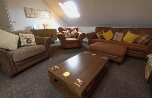 Newcastle-upon-Tyne House | Spacious Home - 4 Bedrooms - Sleeps 9 - FREE Superfast 1GB Wi-Fi - 55" Smart TV - FREE Parking