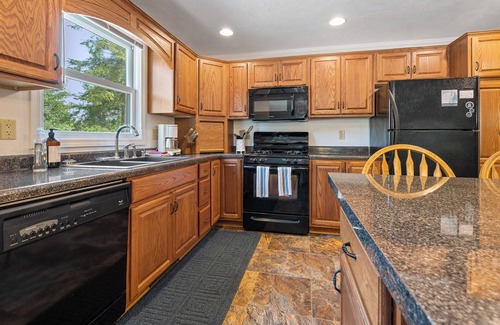 Ephraim Cabin | Spacious home in Central Ephraim- Dog Friendly home