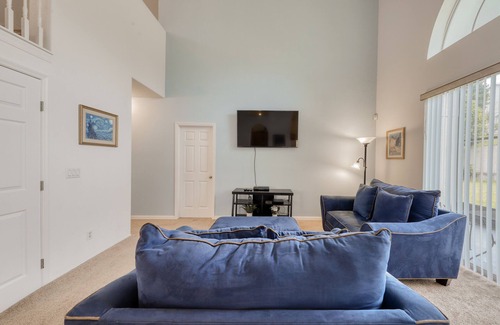 Davenport House | Spacious home in cute area with central AC & washer/dryer - snowbirds welcome