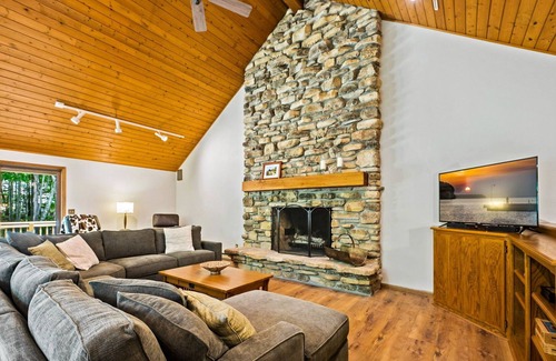 Ephraim Ski Chalet | Spacious Home in Ephraim-Birke Licht Chalet