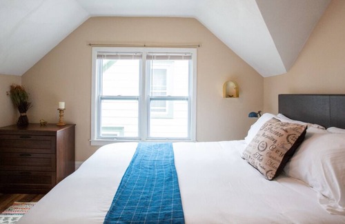 Northeast Minneapolis Arts District House | Spacious home in Heart of NE Mpls Arts district