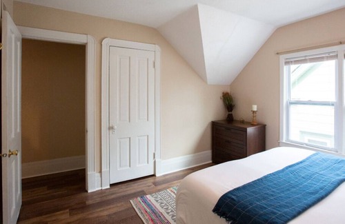 Northeast Minneapolis Arts District House | Spacious home in Heart of NE Mpls Arts district