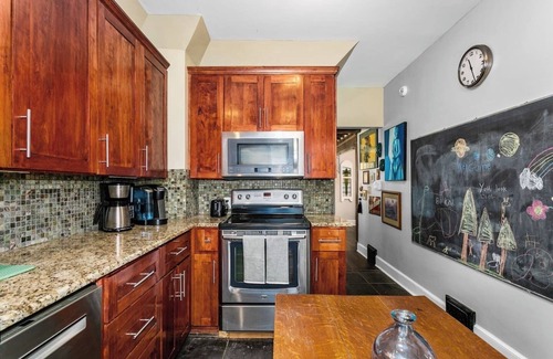 Hanover Place House | Spacious Home in KC's Core 46