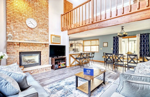 Lake Ariel House | Spacious Home in Lake and Snow Community with Game Room