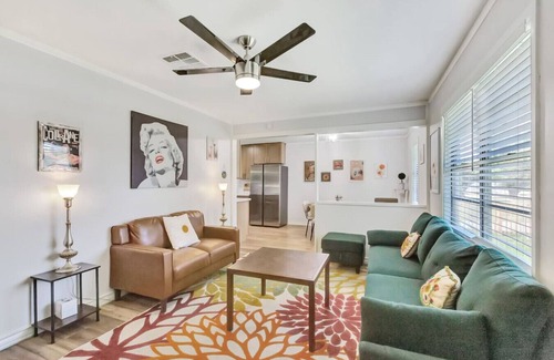Pasadena House | Spacious home in Pasadena
