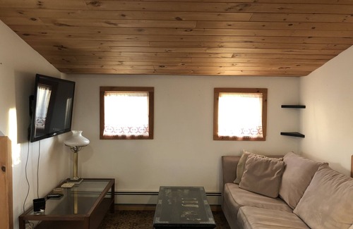 Long Beach Apartment | Spacious home in the LB neighborhood, 1 block from the beach & restaurants