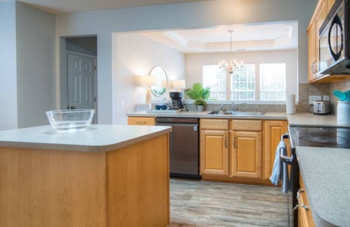 Charlotte House | Spacious home in UNC area with dedicated office near Starbucks