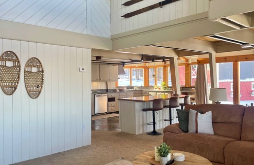 Bridgton House | Spacious home just 3 min. from Pleasant Mtn. Spectacular views of Mt Washington