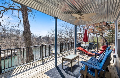 Lakeland House | Spacious Home & Lake Access, Lake Views Throughout