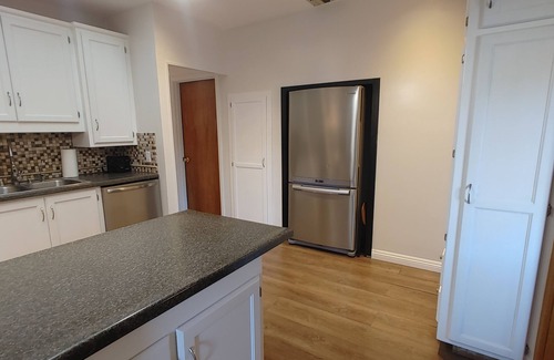 Atascadero House | Spacious home located close to beaches and wineries.