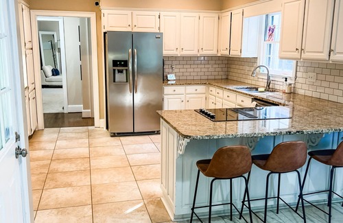 Athens House | Spacious Home minutes from UGA
