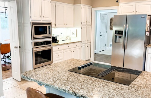 Athens House | Spacious Home minutes from UGA