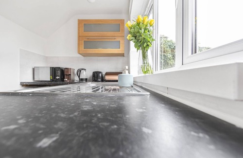 Cranford House | Spacious Home Near Heathrow