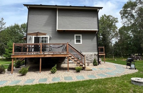 Friendship House | Spacious home near Castle Rock Lake!