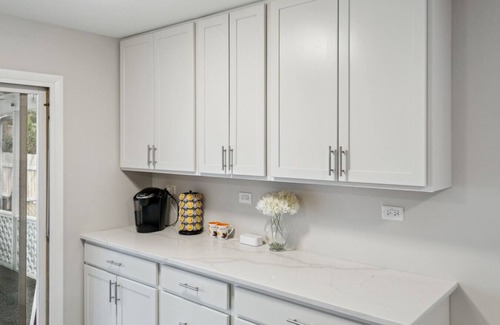 Libertyville House | Spacious home near DT Libertyville w/Rec Room!