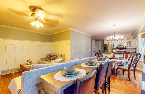 Springville House | Spacious Home near Adventures - Home Office, Full Kitchen, Dog-Friendly