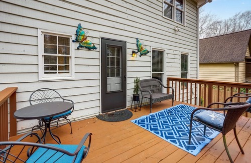 Stone Mountain House | Spacious home on basement, 8 minutes to Downtown Stone Mountain Park